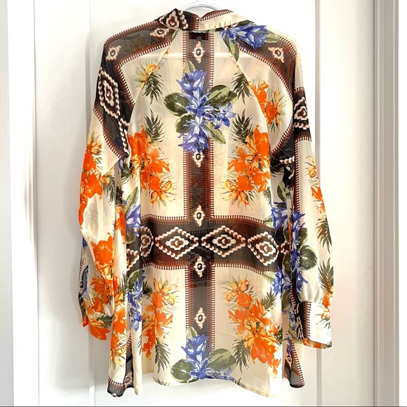 LADY DUTCH Floral Button Up Blouse - Picture 2 of 5